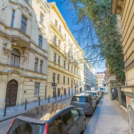 Navratilova Apartman