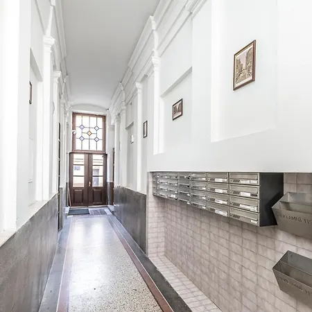 Navratilova Apartman *