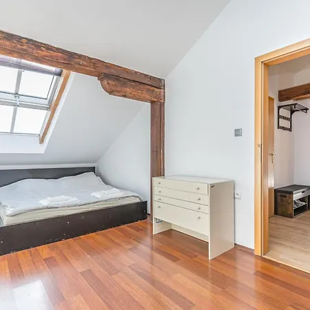 Navratilova Apartman *
